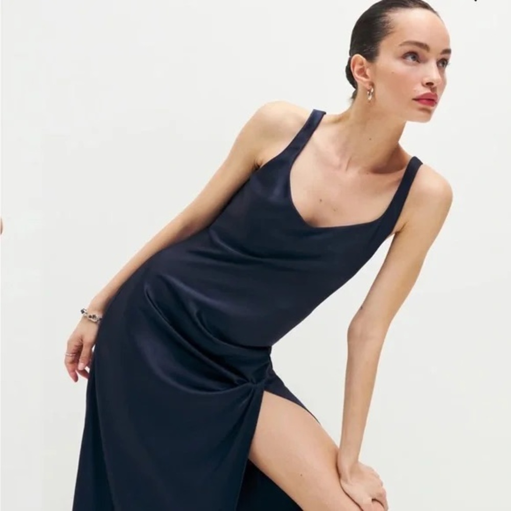 Reformation Navy Maxi. Perfect dress to dress up or to dress down.